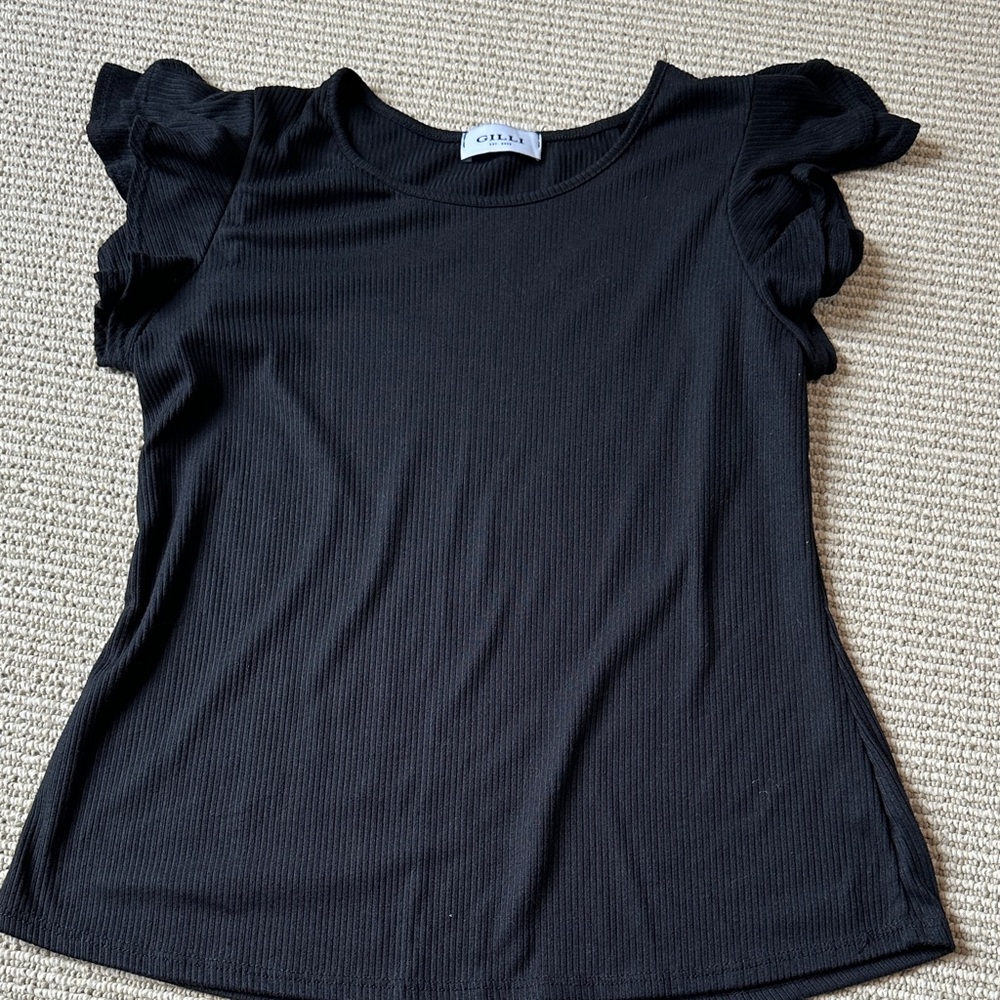 Gilli Black Ruffle Sleeve Ribbed Top